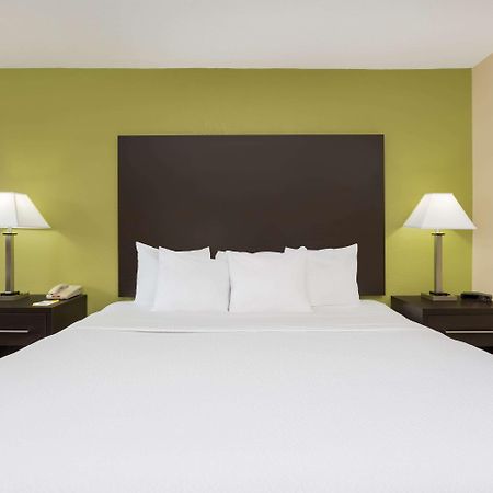 Days Inn By Wyndham Asheville/Mall Екстериор снимка
