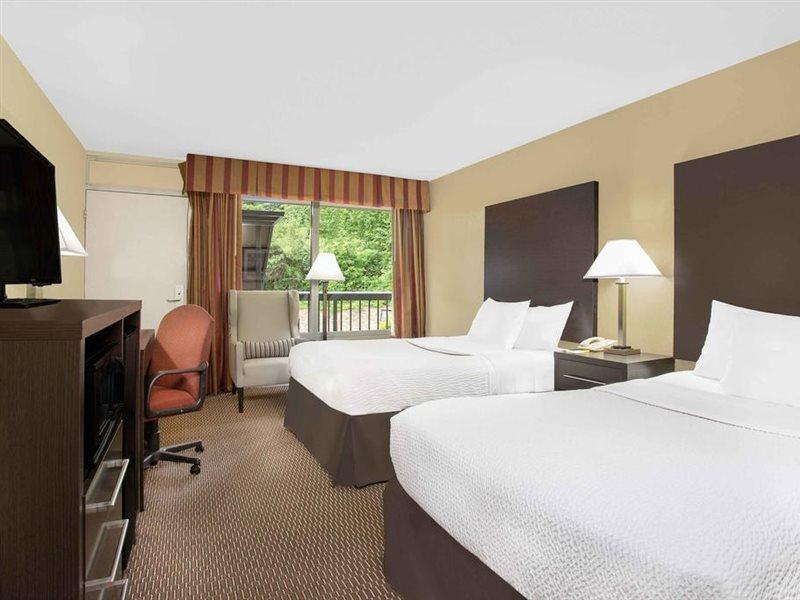 Days Inn By Wyndham Asheville/Mall Екстериор снимка